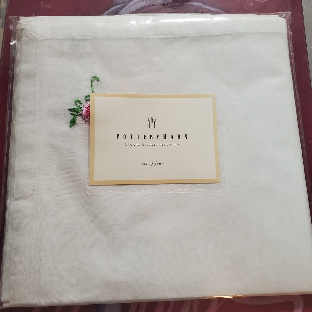 NWT Pottery Barn Bloom Dinner Napkins - 100% Cotton